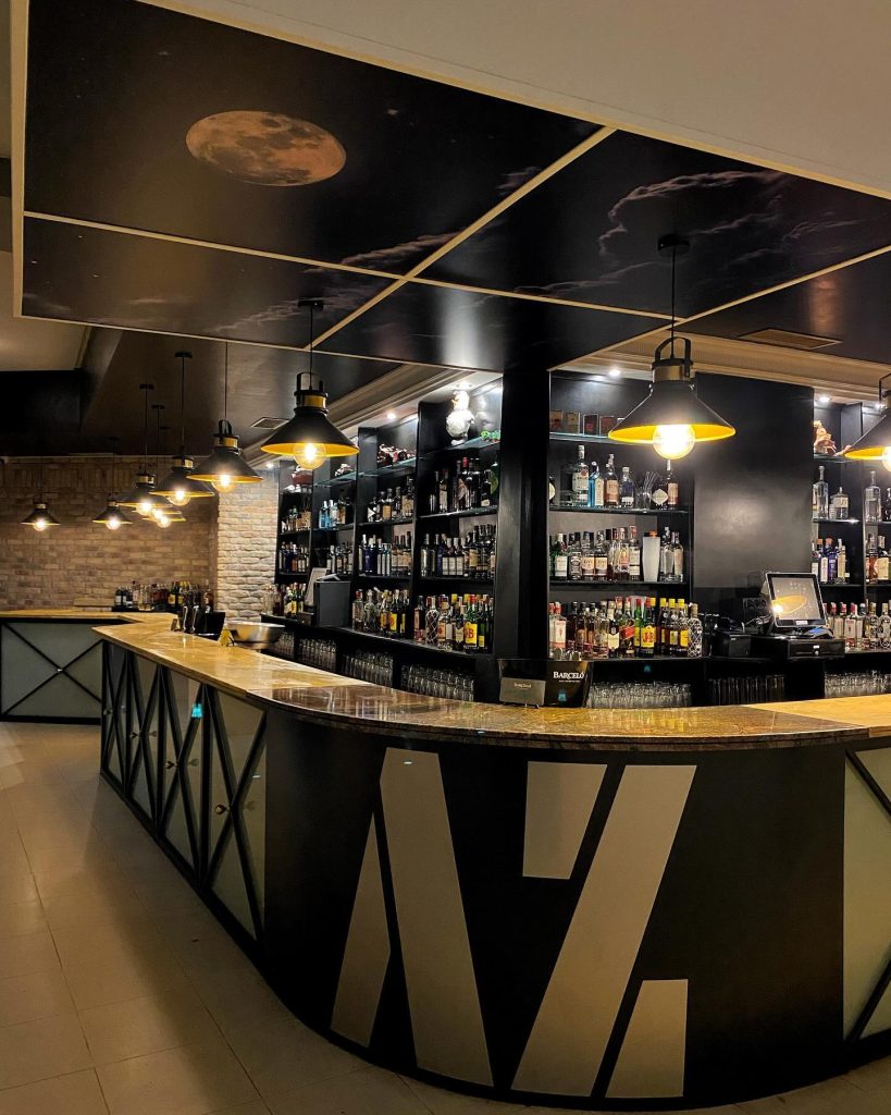 Barra de la discoteca AZ en Benavente.